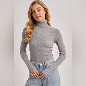 Bluivy Gray Turtleneck Sweater - NWT